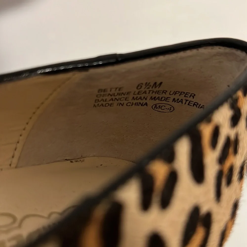 oh…DEER! Slightly used leopard red heel pumps US6.5
